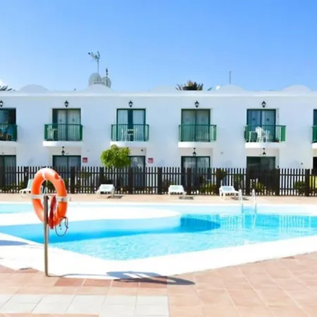 Noa's Double Pool View